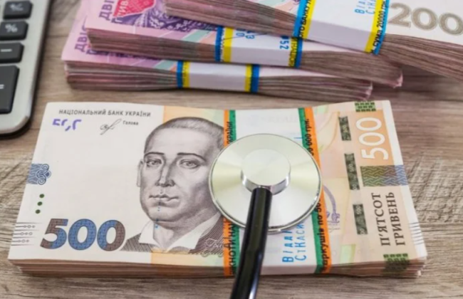 Средняя зарплата врача за полгода увеличилась на 30%, — Минздрав