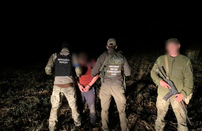 За 300 долларов обещали незаконно провести через границу: в Одесской области разоблачили схему