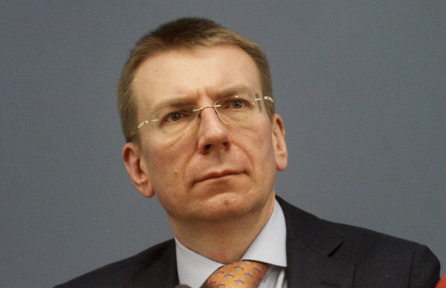 Поездки в Европу для россиян – не наследственное и божественное право, – глава МИД Латвии Ринкевич