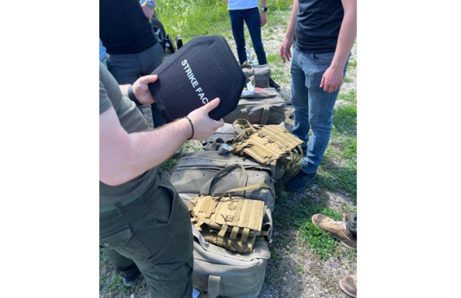 Продавал бронежилеты, ввезенные в качестве гуммпомощи: в Тернопольской области сообщено о подозрении псевдоволонтеру