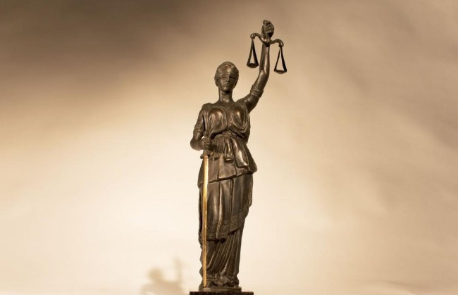 Отримання $10 000, шахрайство та декларування недостовірних відомостей: судді райсуду Полтави повідомили про підозру