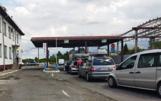 На кордоні з Угорщиною тимчасово закривають один із пунктів пропуску