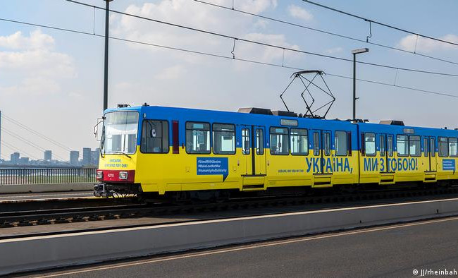 На новых табличках укажут Черновцы: в Дюссельдорфе снимут таблички о побратимстве с Москвой