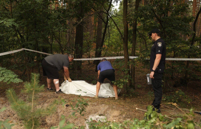 Під Бучею знайшли тіло ще одного вбитого мирного жителя