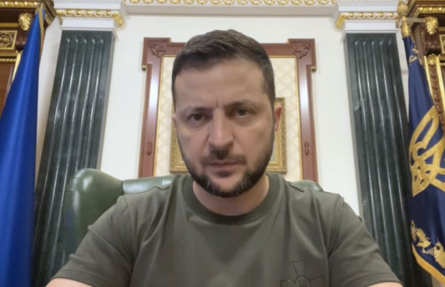 Зеленський закликав жителів окупованого Криму не наближатися до військових об’єктів РФ