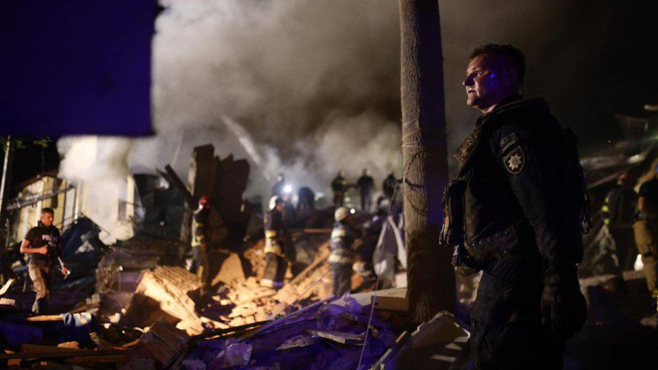 Оккупанты нанесли ракетный удар по Харькову: много пострадавших, фото и видео