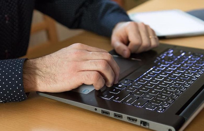 Публично использовал символику коммунистического режима: львовянину сообщено о подозрении