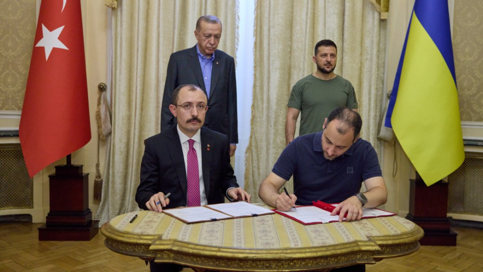 Во Львове подписан меморандум об участии Турции в восстановлении инфраструктуры Украины