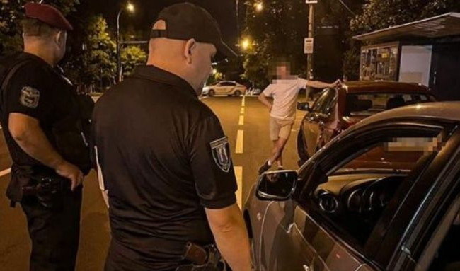 У Києві змінять формат перепусток на транспортні засоби для пересування під час комендантської години