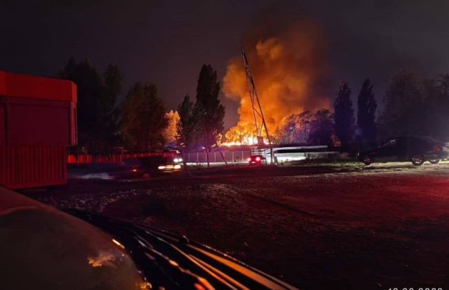 У Бєлгородській області знову «бавовна»: відео масштабної пожежі