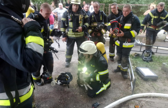 Врятували із задимленого підвалу: рятувальники подарували друге життя котику на Київщині, фото