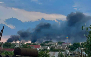 У Чорнобаївці знову вибухи та дим: фото