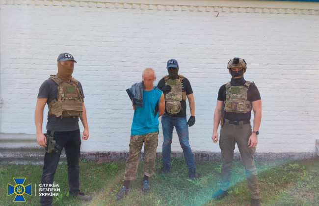 Пытались устроиться на службу в ВСУ: задержали агентов РФ