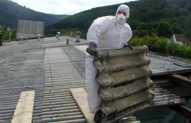 Депутат розповіла, чому в Україні хочуть заборонити використання азбесту у будівництві