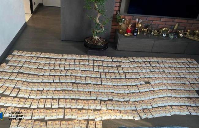 Переправлення військовозобов’язаних через кордон: у Львові затримано посадовицю