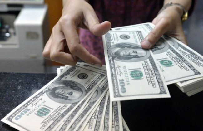 Стало відомо, скільки коштів заробітчани перерахували в Україну