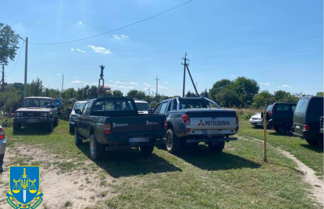 Пытался продать автомобили, ввезенные для нужд ВСУ: во Львовской области разоблачили руководителя благотворительного фонда