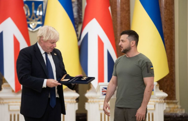 Володимир Зеленський нагородив орденом Свободи Бориса Джонсона