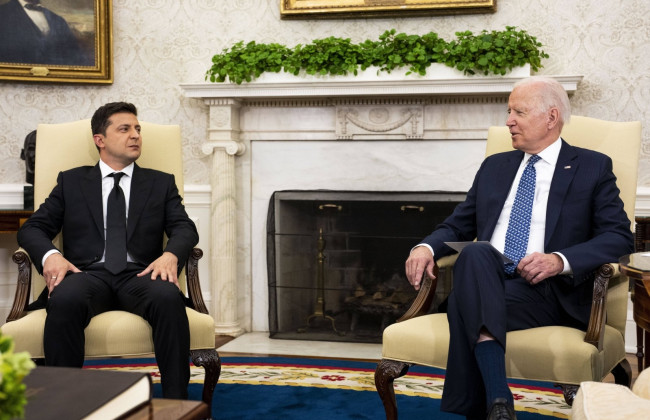 Зеленський провів телефонну розмову з Байденом: про що говорили