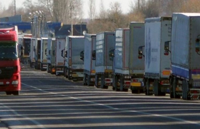 Уряд пропонує з 1 жовтня запустити електронну чергу для вантажівок на пункті пропуску на кордоні з Польщею