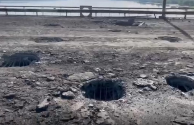 Показали спутниковое фото Антоновского моста после новых ударов ВСУ