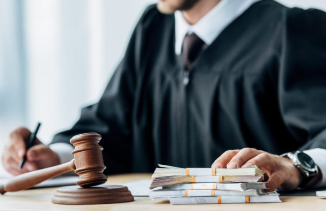 Кабмин предлагает ввести возможность внесения залога за подозреваемого или обвиняемого в рассрочку