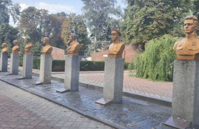 На Київщині демонтують Алею героїв Радянського Союзу