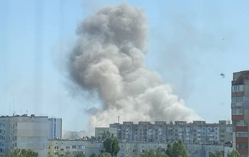 ВСУ ударили по базе оккупантов в Новой Каховке, видео