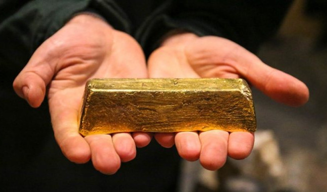 Апеляційна палата ВАКС взяла під варту експрокурора, який підозрюється у заволодінні 8 кг золота