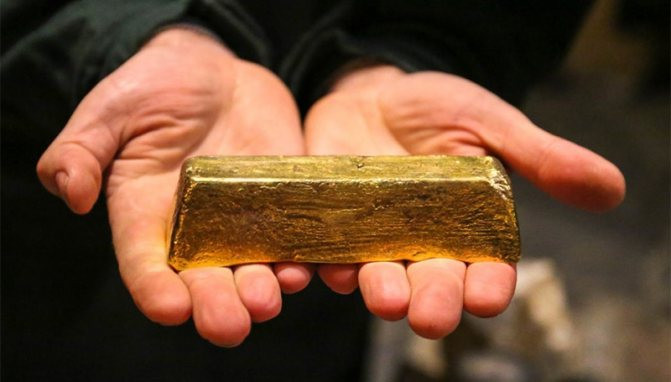 Апелляционная палата ВАКС взяла под стражу экс-прокурора, подозреваемого в завладении 8 кг золота