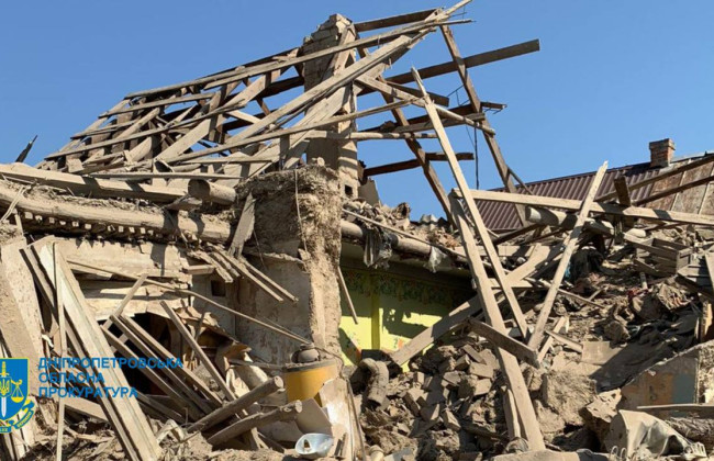 Постійні обстріли Нікопольського району: є поранені, фото наслідків