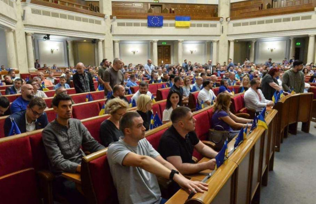 До фракції «Слуга Народу» приєдналося двоє нових депутатів