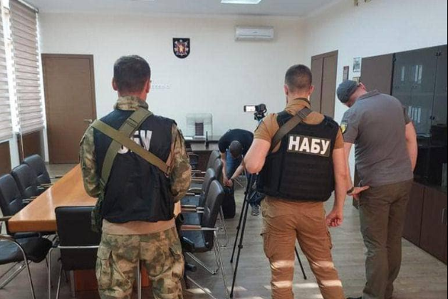 НАБУ и САП совместно с Департаментом контрразведки СБУ проводит более 20 обысков в Запорожье, фото