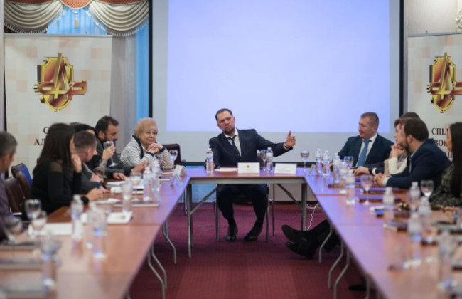Союз адвокатов Украины рассмотрит вопрос о недоверии президенту САУ