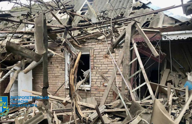 Обстріл зі ствольної артилерії Дніпропетровщини: пошкоджені будинки, ліцей, селищна рада, фото
