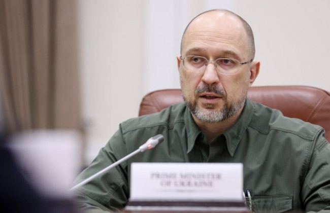 Шмигаль не підписав постанову про виїзд чоловіків за кордон у відрядження - міністр