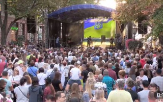 В Одесі концерт з нагоди дня міста перервали через повітряну тривогу, відео