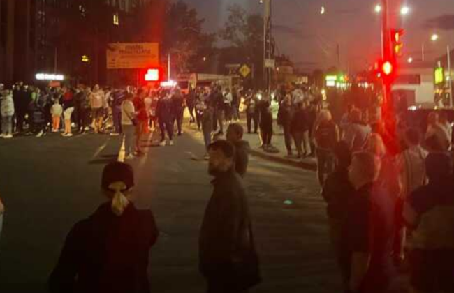 Под Киевом десятки людей протестовали из-за отключения воды, видео