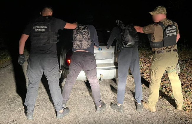 $6000 за незаконное пересечение границы: на Закарпатье задержали переправщика уклонистов