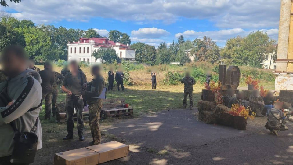 Четверо дітей постраждали через вибух на виставці зброї в Чернігові: розпочато розслідування