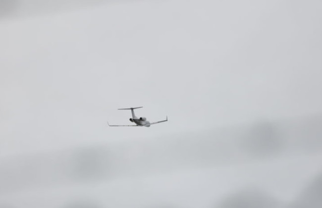 В США мужчина угнал самолет и угрожает врезаться в супермаркет