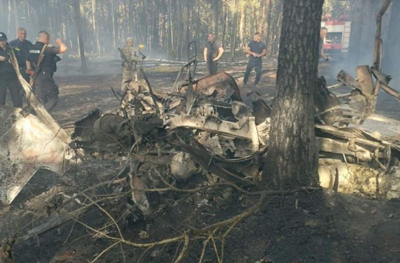 В Житомирской области автомобиль лесной охраны взорвался на мине: есть погибший, фото