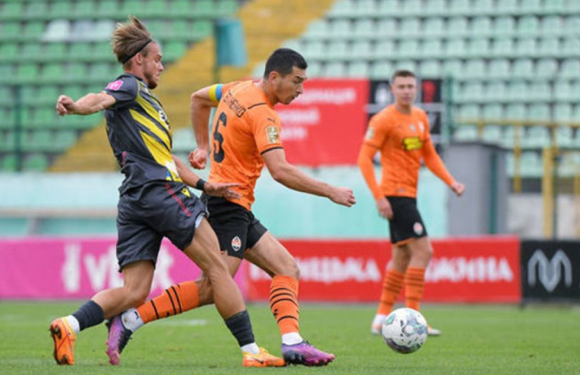 «Шахтер» в меньшинстве одержал тяжелую победу в матче УПЛ