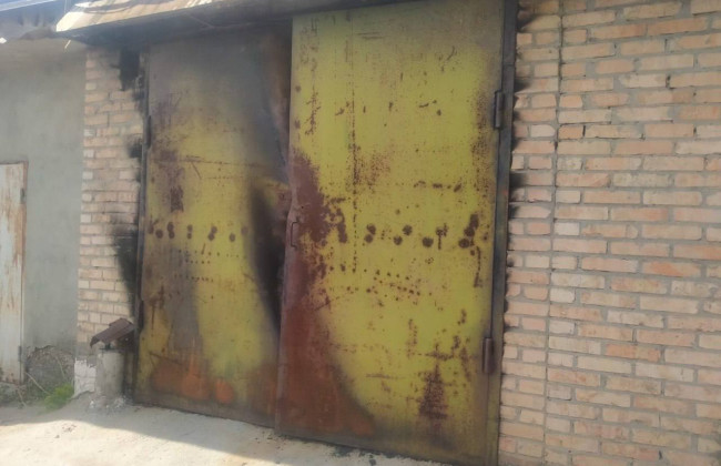 Убили и сожгли в гараже: в Буче нашли останки людей, замученных оккупантами