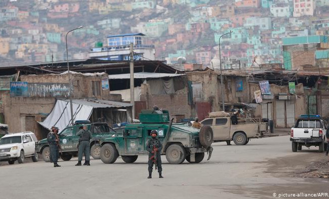 У Кабулі біля російського посольства підірвався терорист-смертник: відео