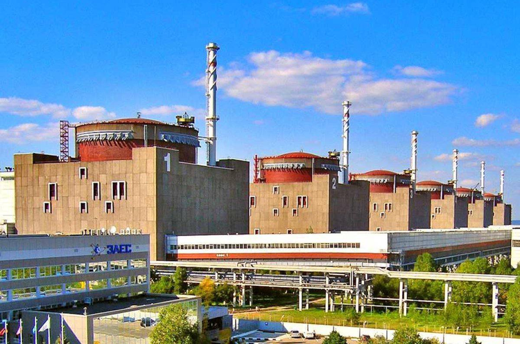 Почему Украина не будет останавливать Запорожскую АЭС: ответ Зеленского