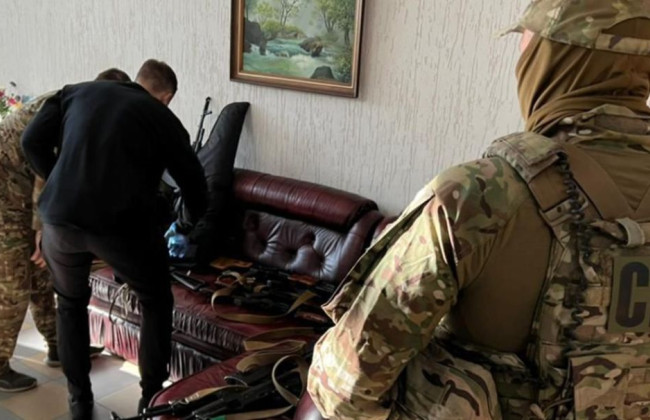 СБУ викрила митників, які співпрацювали з російськими контрабандистами: фото