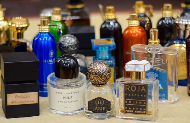 Суд арестовал сеть магазинов парфюмерии, принадлежащих гражданке России