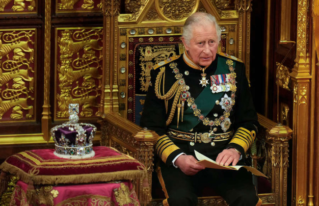 Британський трон згідно із законом переходить принцу Чарльзу