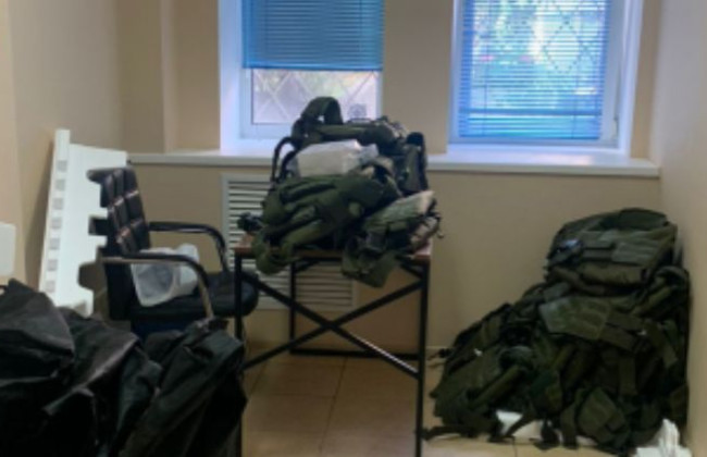 Продавали бронежилети, куплені за пожертвування українців: викрили благодійну організацію